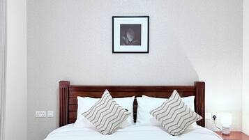 3 bedrooms, iron/ironing board, WiFi (free), bed sheets