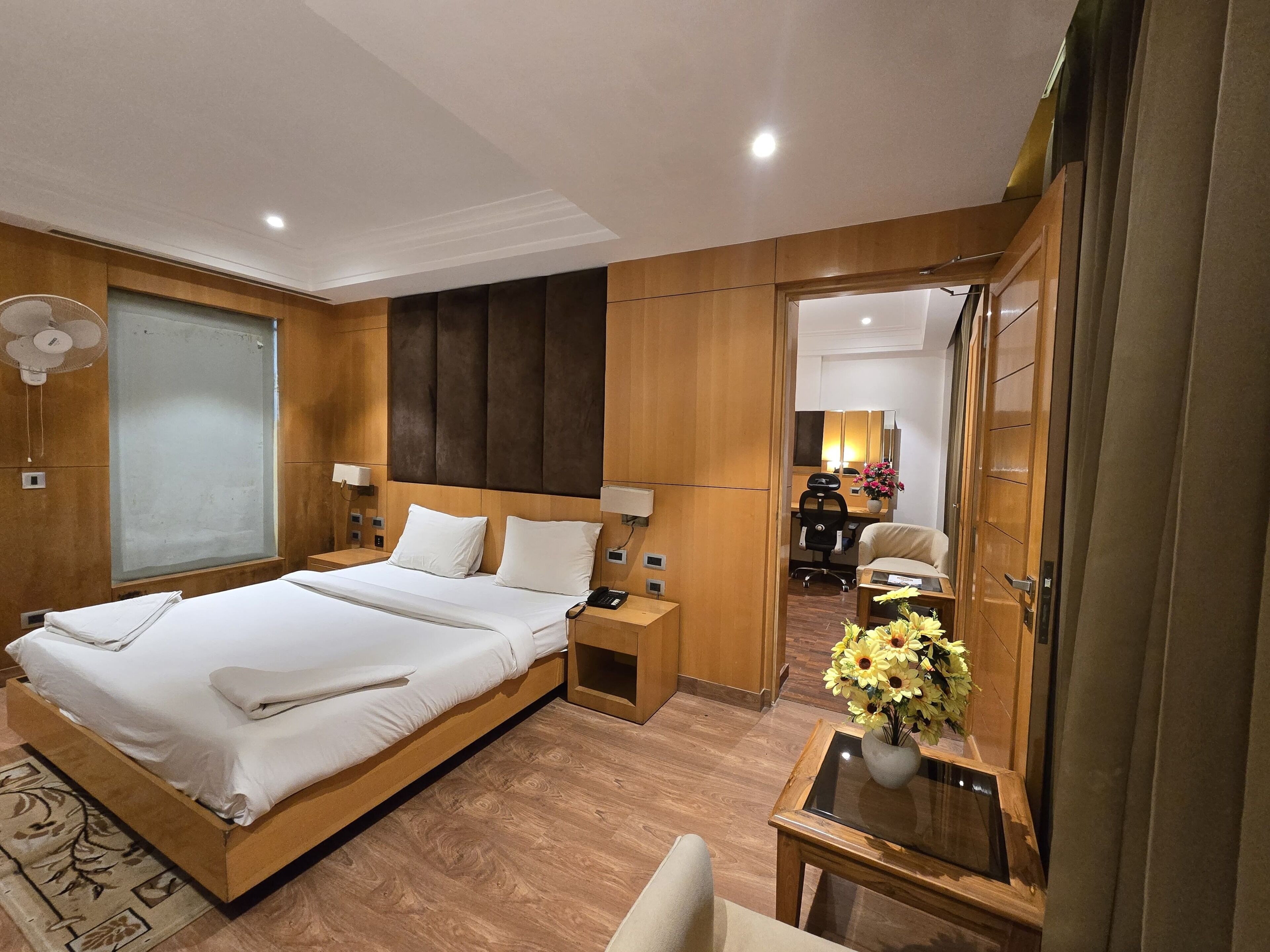 Family Suite | In-room safe, desk, laptop workspace, blackout drapes