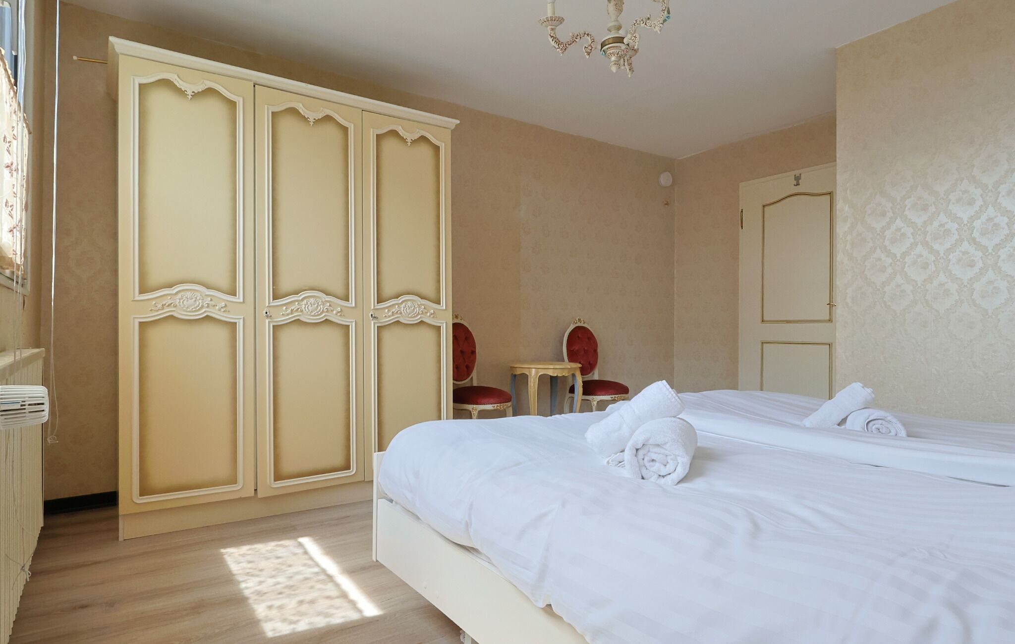 10 habitaciones y wifi 
