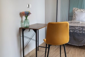 4 chambres, fer et planche à repasser, Wi-Fi, draps fournis