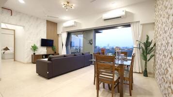 Apartment, Balkon, Stadtblick | Innenbereich