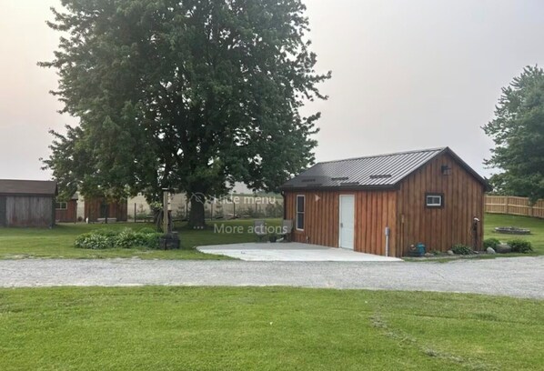 Exterior - Brown's Rustic Country Bunkie (SPRINGFIELD)