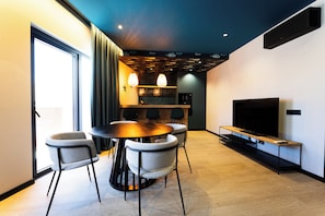 Dining - Lagos Moments Lodge (Lagos)