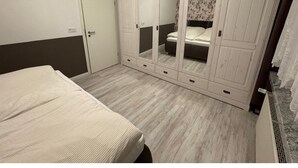 WiFi - Quietly situated, yet right in the heart of it all. Fine sandy beach, horse farm / marina (Lubmin)
