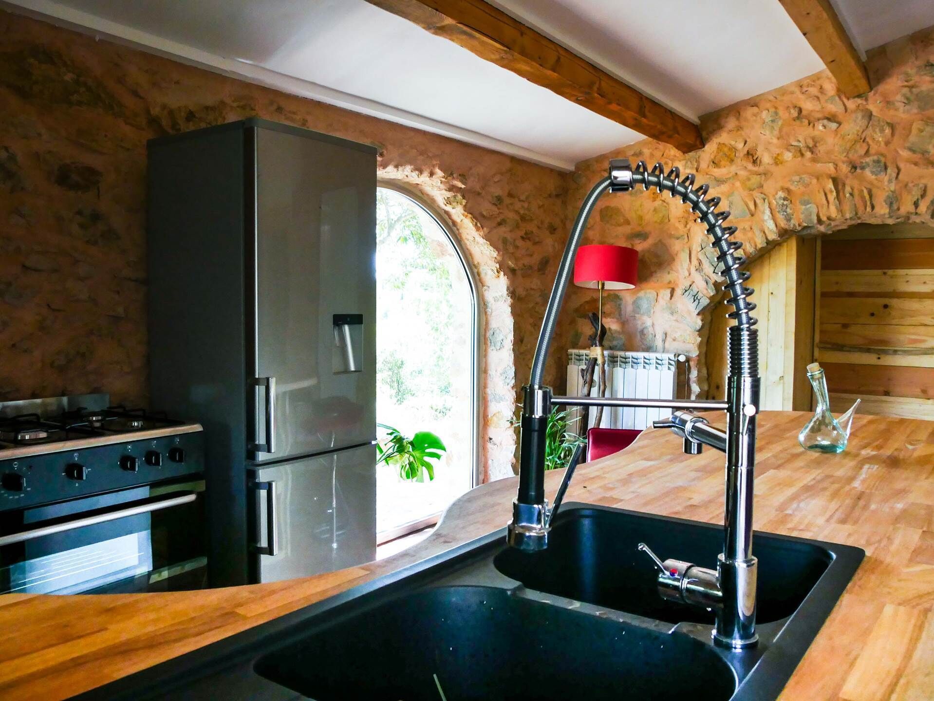 Coffee/tea maker, fridge, oven, dishwasher