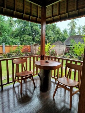 Tempat makan outdoor