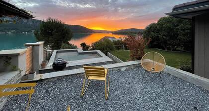 Maison au bord du lac d Annecy