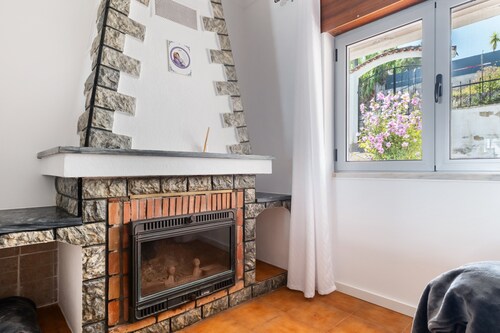 Holiday Home 'Vivenda Alves' with Mountain View, Wi-Fi and Air Conditioning
