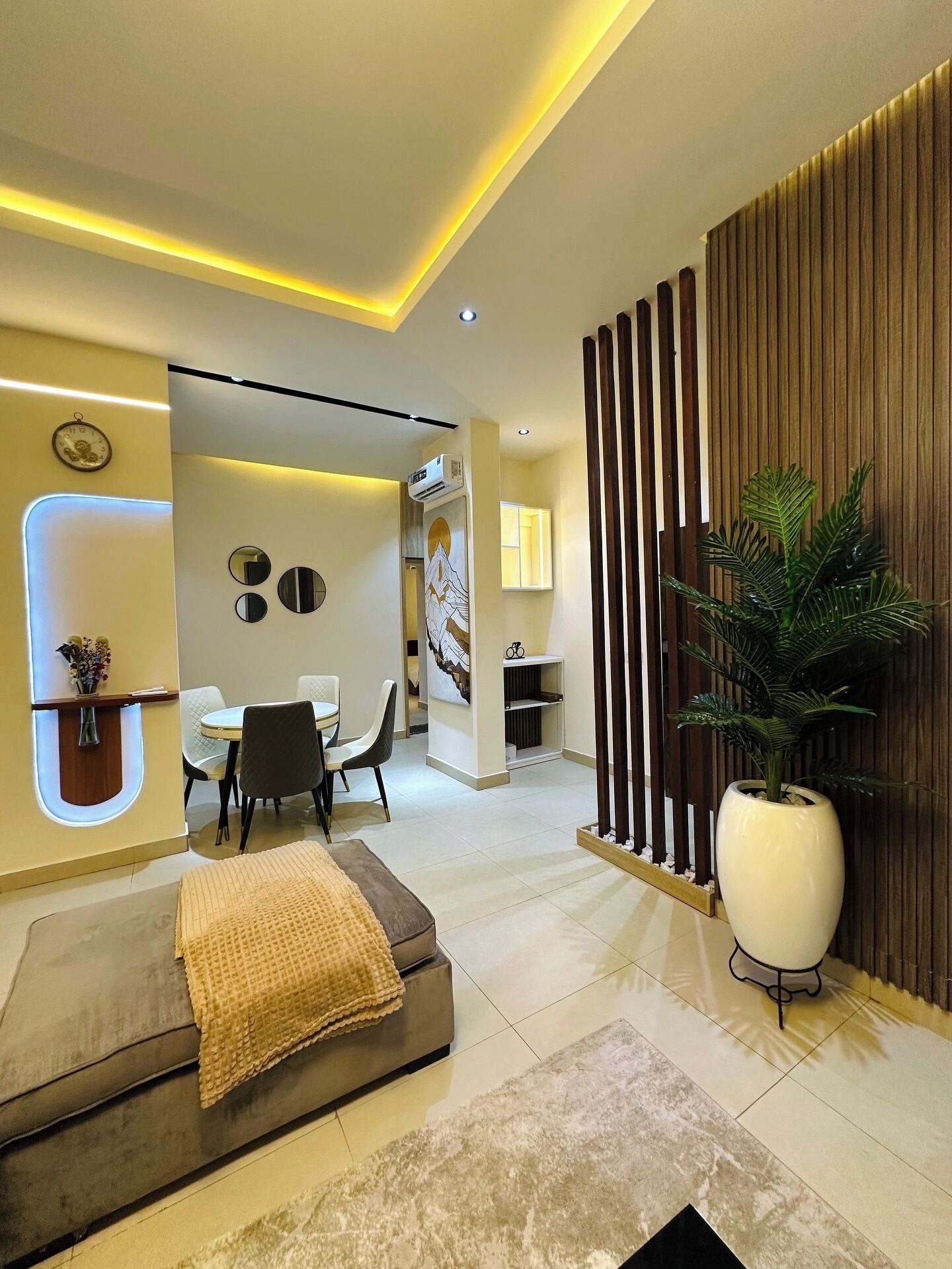 Apartamento económico, balcón, vistas a la ciudad | Interior