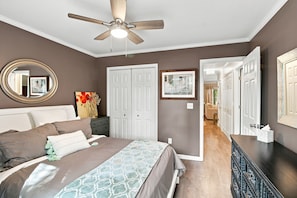 2 bedrooms, iron/ironing board, WiFi (free), bed sheets