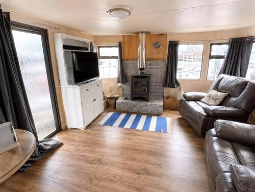 Riverside Escape - Newark on Trent