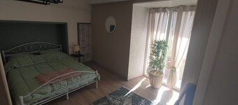 MOINY Vacation Rental - House for 4 people, 2 bedrooms, CHINON