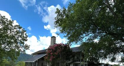 Farmhouse with a country Charm!