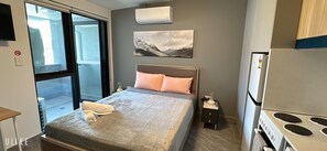Room - Cozy studio in CBD (Padstow)