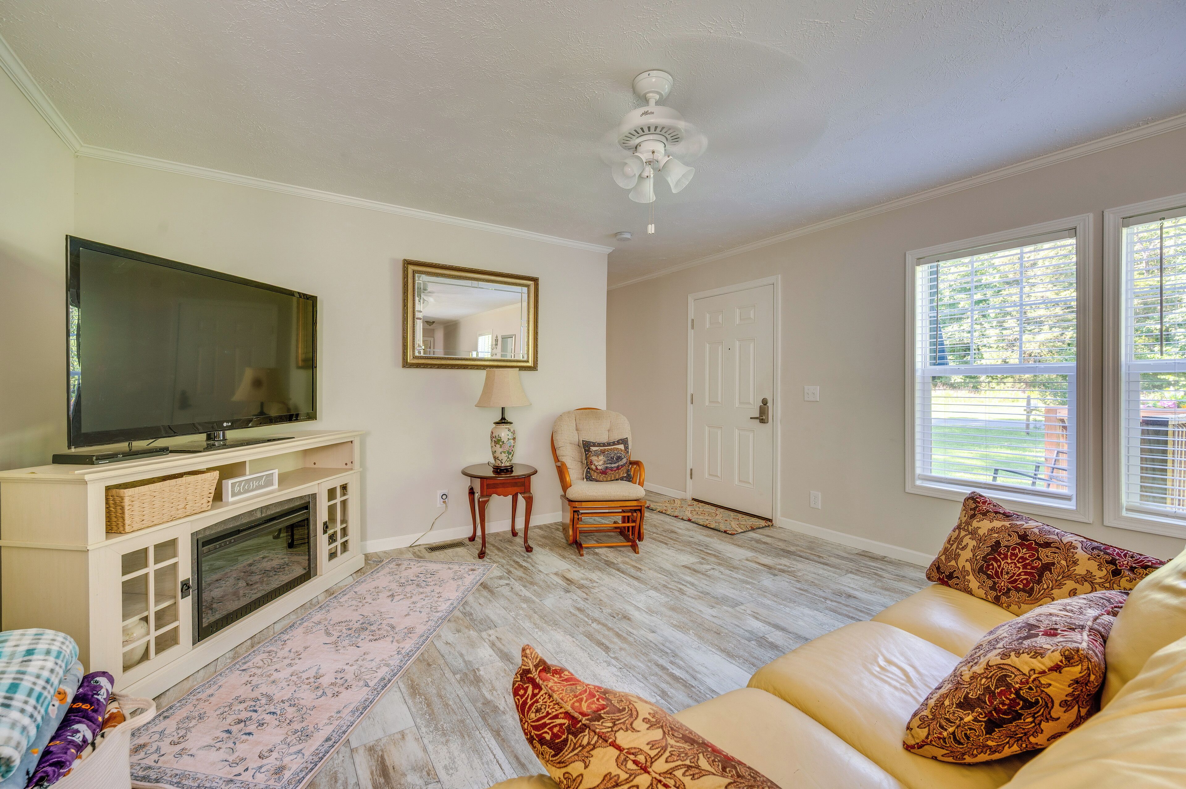House (3 Bedrooms) | Front of property