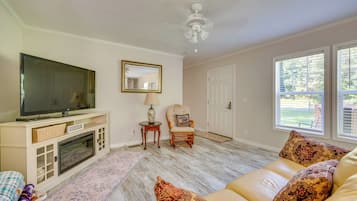 House (3 Bedrooms) | Front of property