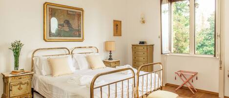 Villa (6 Bedrooms) | 6 chambres, accès au Wi-Fi (inclus), literie fournie