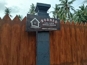 Exterior detail - Borneo Log Cabin Guest House (Tejakula)
