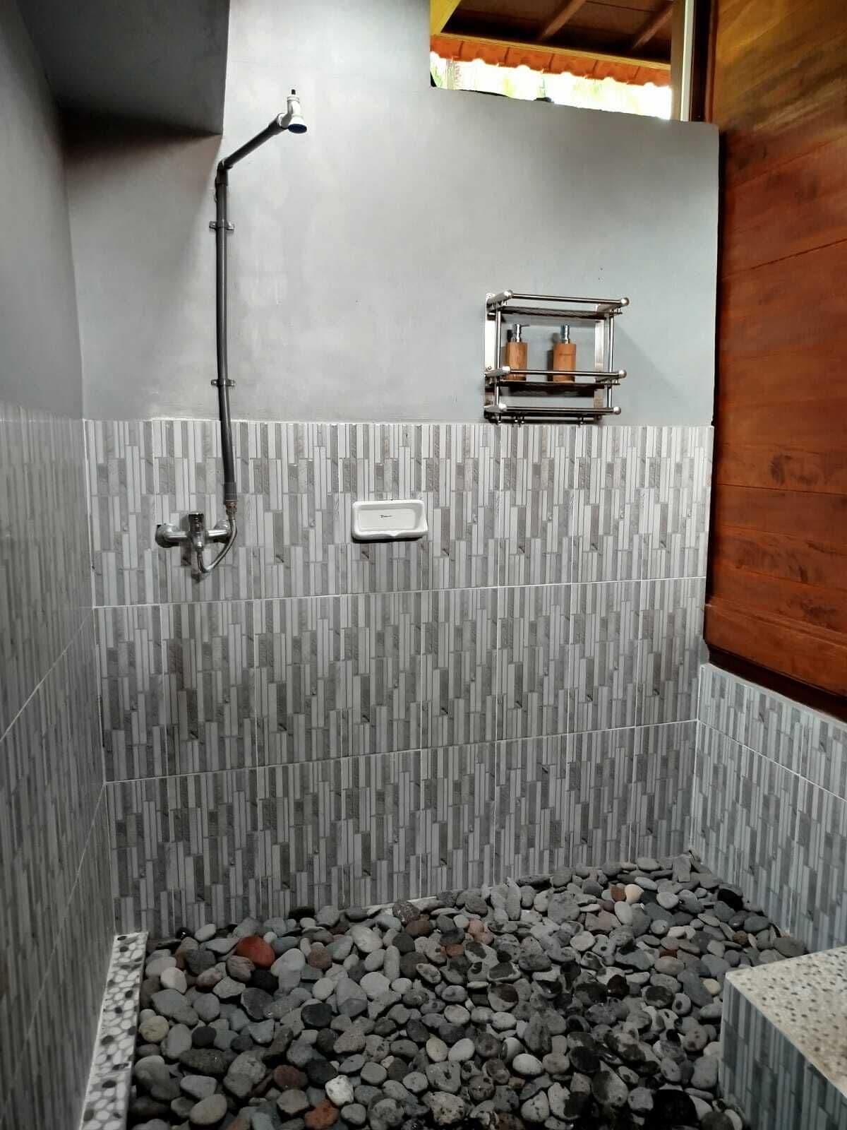 Deluxe Bungalow, Garden View | Bathroom