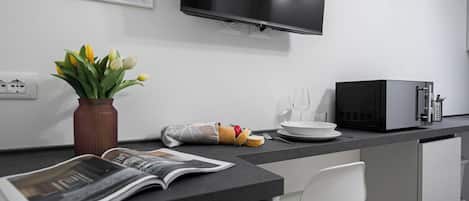 Apartment | Private kitchen | Electric kettle, highchair