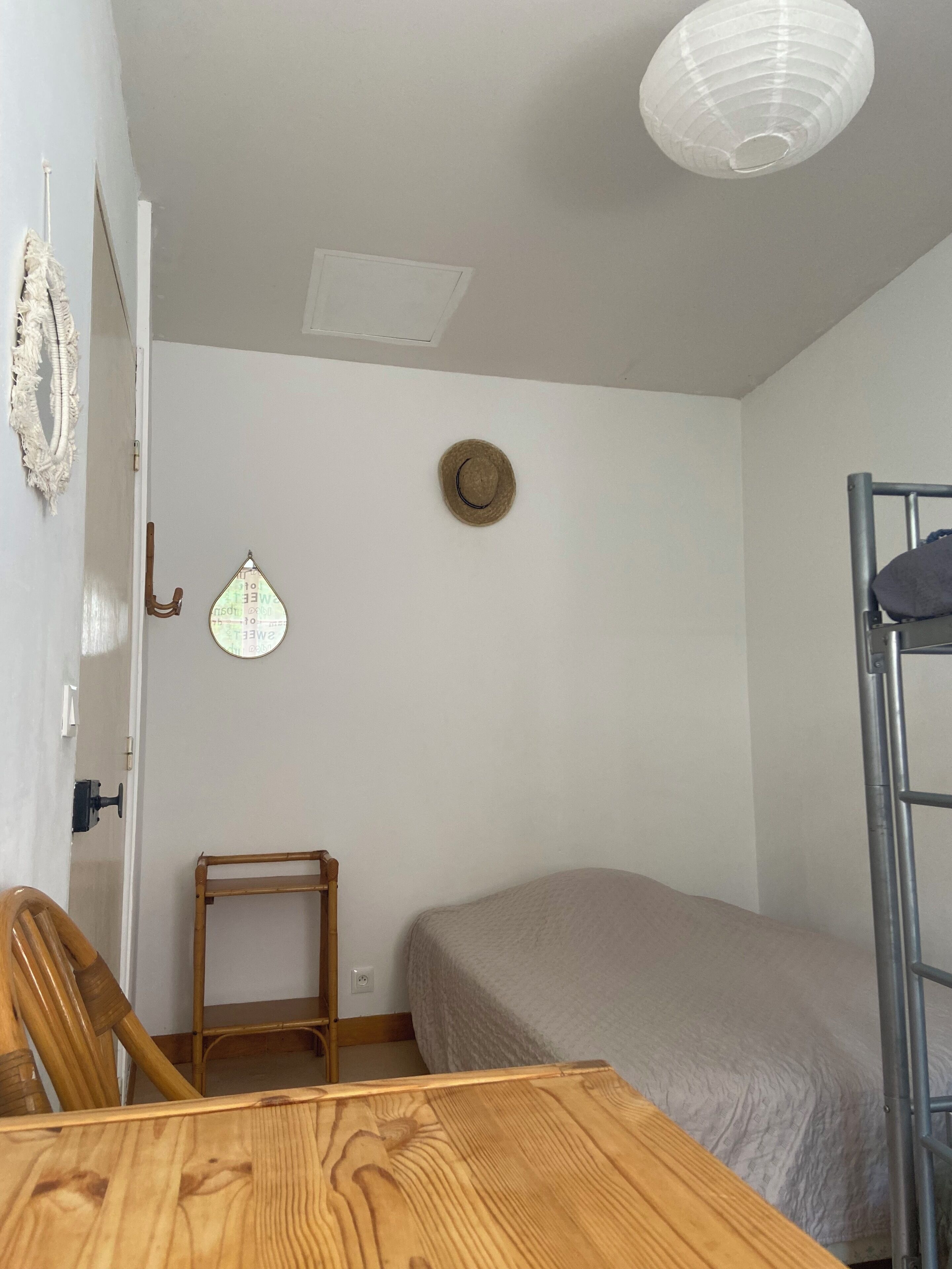 3 bedrooms, iron/ironing board, bed sheets