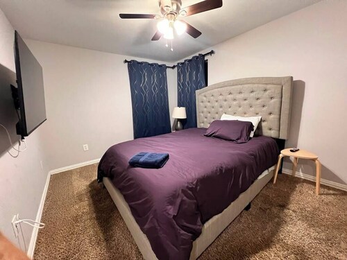 4BR Crew Stay | Huge Truck & Trailer Parking