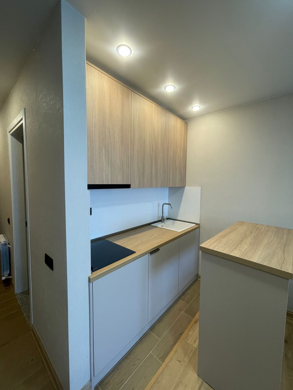 Estudio, balcón, vista al mar | Cocina privada | Parrilla de estufa 