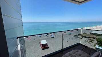 Suite, Balcony, Sea View | Property grounds