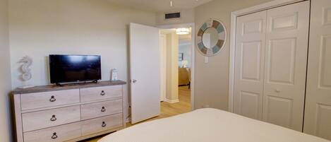 Condo, 2 Bedrooms