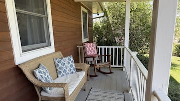 House, 4 Bedrooms | Property grounds