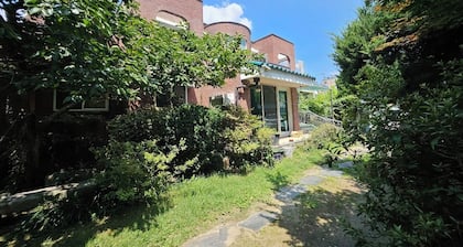 10mins to the LEGO LAND KOREA.Traditional Forest house in the city (CHUN-CHEON)