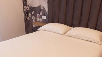 Standard Quadruple Room, Balcony, City View | WiFi (free)