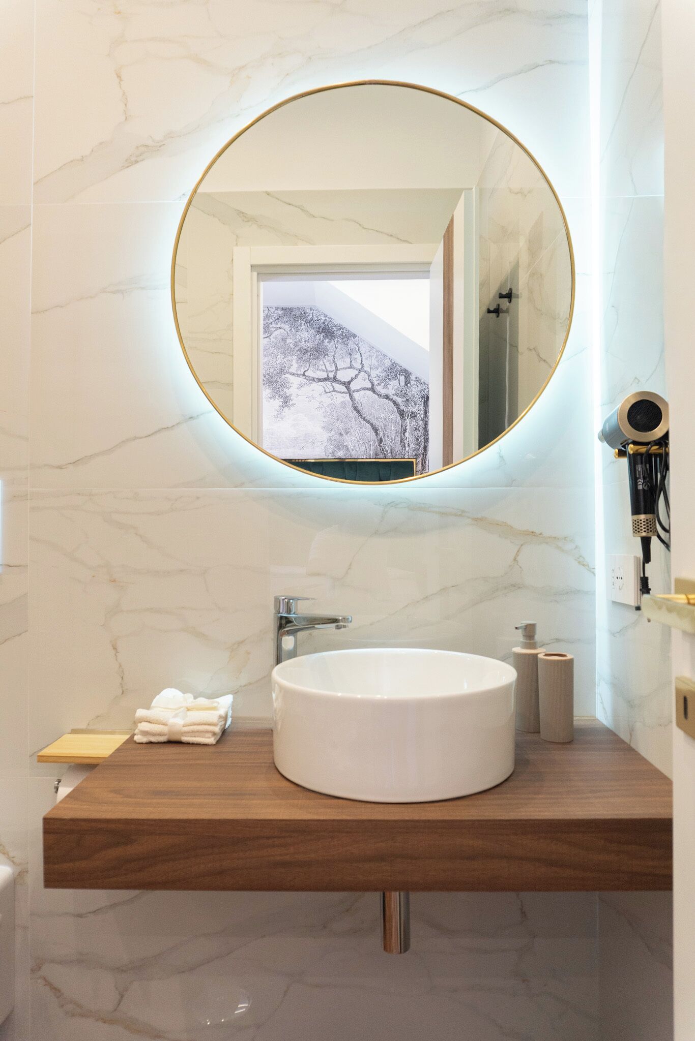 Classic Double Room, Balcony | Bathroom | Hair dryer, towels, soap, shampoo
