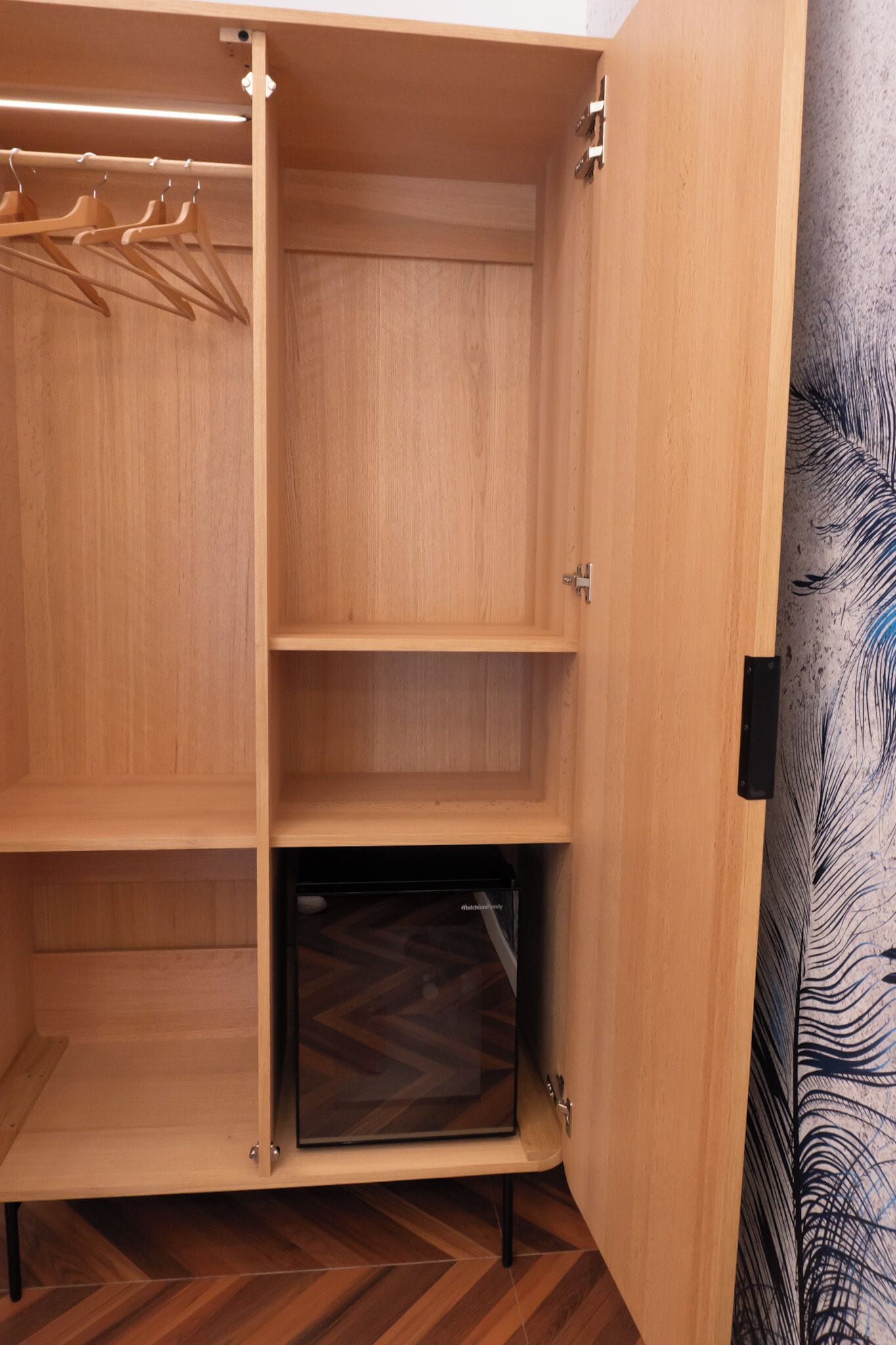 Standaard driepersoonskamer, balkon, uitzicht op de stad | Interieur