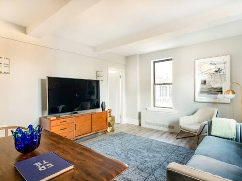 Spacious Luxury 3-Bedroom Apartment in the Upper West Side