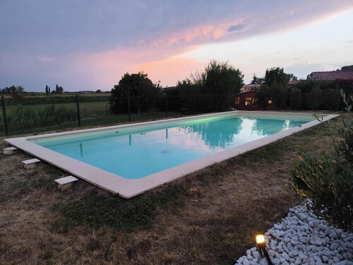 Just 30 minutes from the river, a countryside vacation rental with a view of Mont Ventoux!