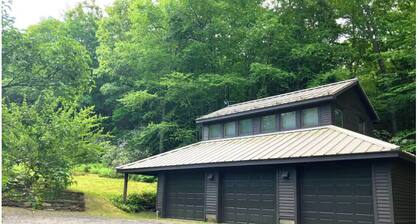 Private Modern Forest Retreat Studio