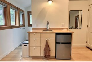 Interior - Private Modern Forest Retreat Studio (Leverett)