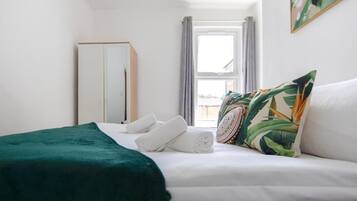Comfort House, 4 Bedrooms, Bathtub, Garden Area | Iron/ironing board, WiFi (free)