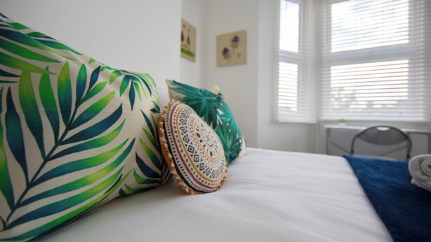 Hus – comfort, 4 soverom, badekar, hageområde