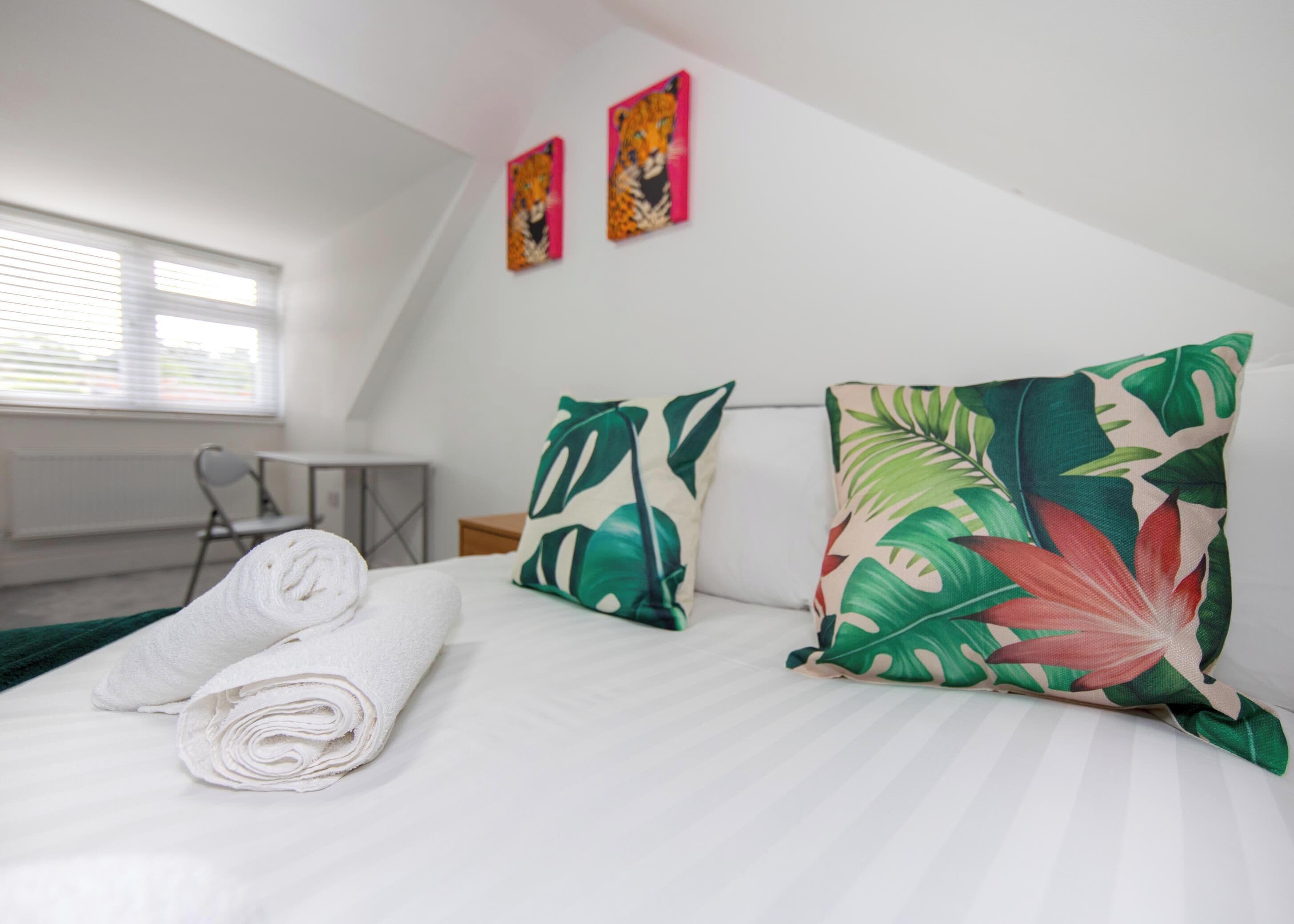Comfort House, 4 Bedrooms, Bathtub, Garden Area | Iron/ironing board, WiFi (free)