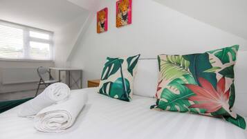 Comfort House, 4 Bedrooms, Bathtub, Garden Area | Iron/ironing board, WiFi (free)