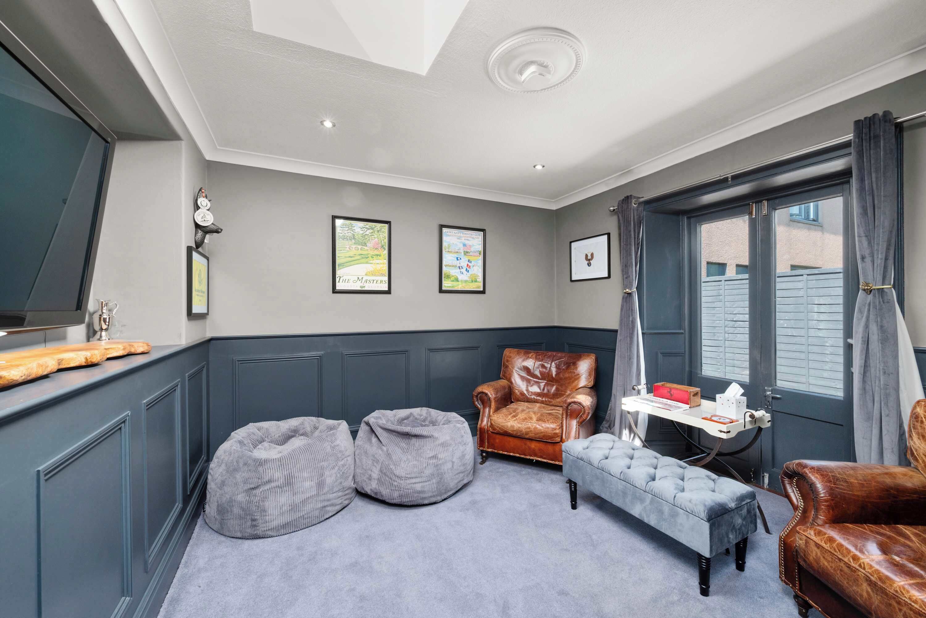 Smart TV, fireplace, video games, offices
