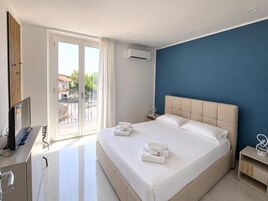 Appartamento familiare, balcone, vista città