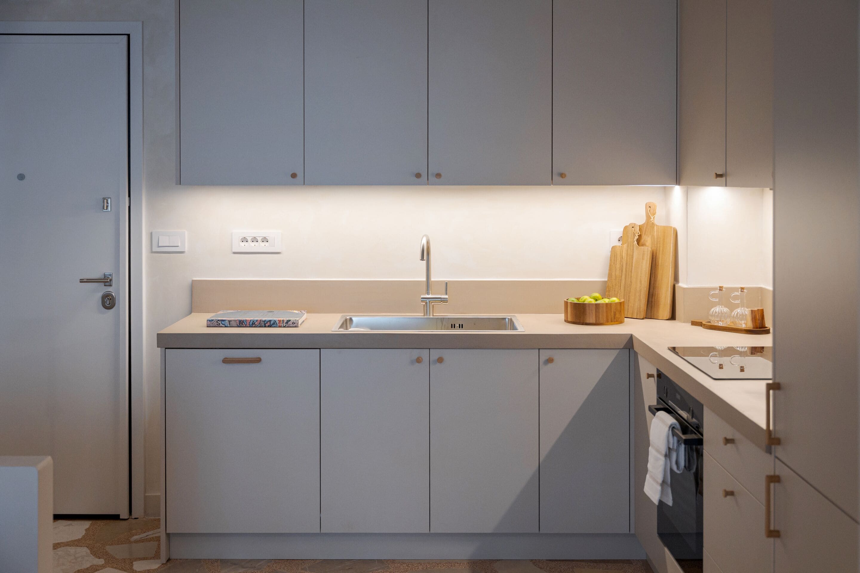 Departamento Deluxe | Cocina privada | Cafetera de espresso, refrigerador con congelador, microondas y horno 