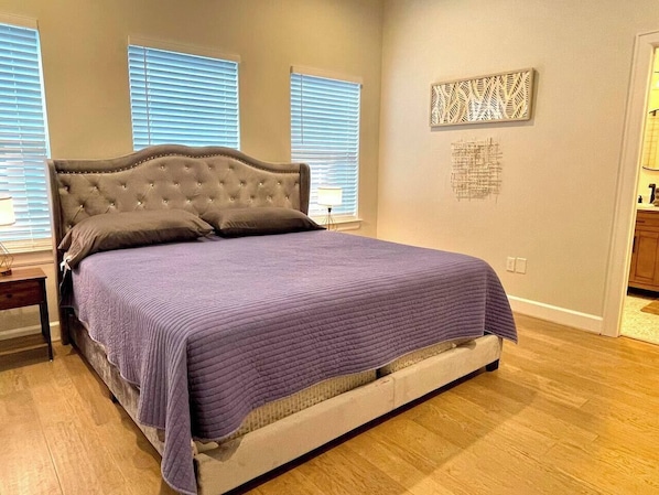 3 bedrooms, desk, iron/ironing board, WiFi