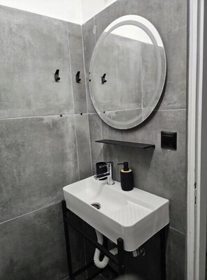 Dusche, Haartrockner, Seife