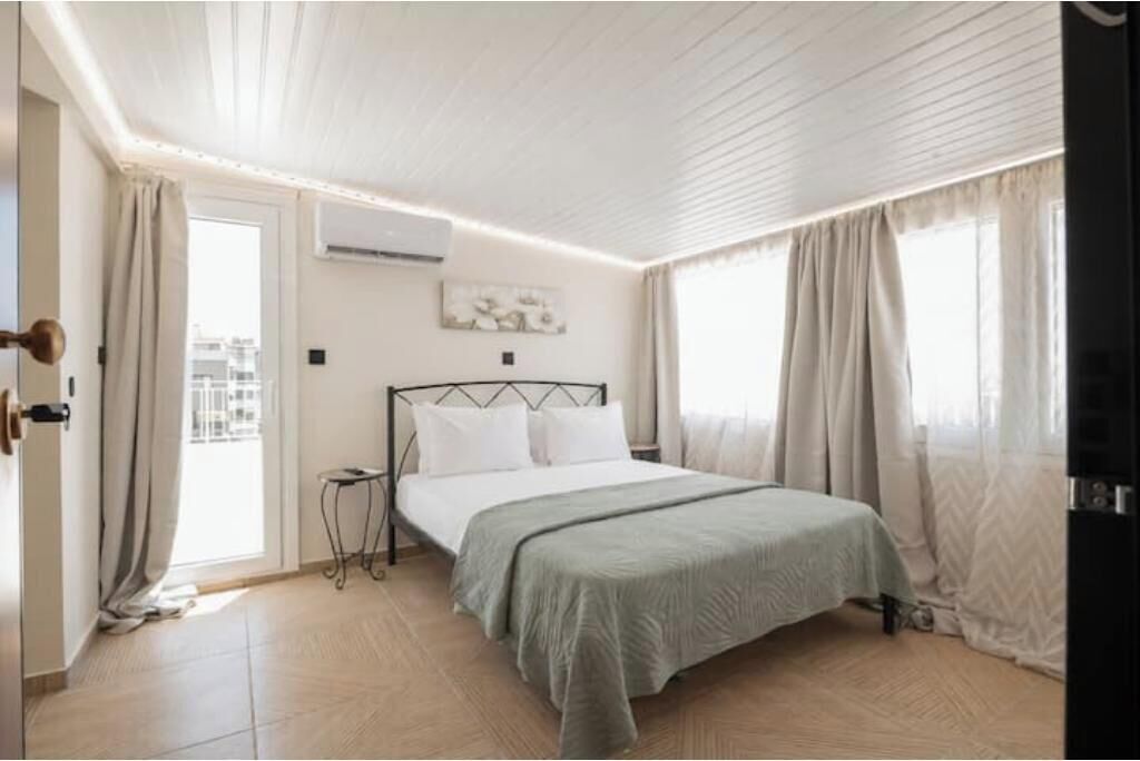 1 bedroom, in-room safe, iron/ironing board, free WiFi