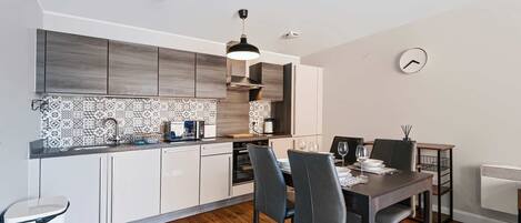 Fridge, microwave, oven, stovetop