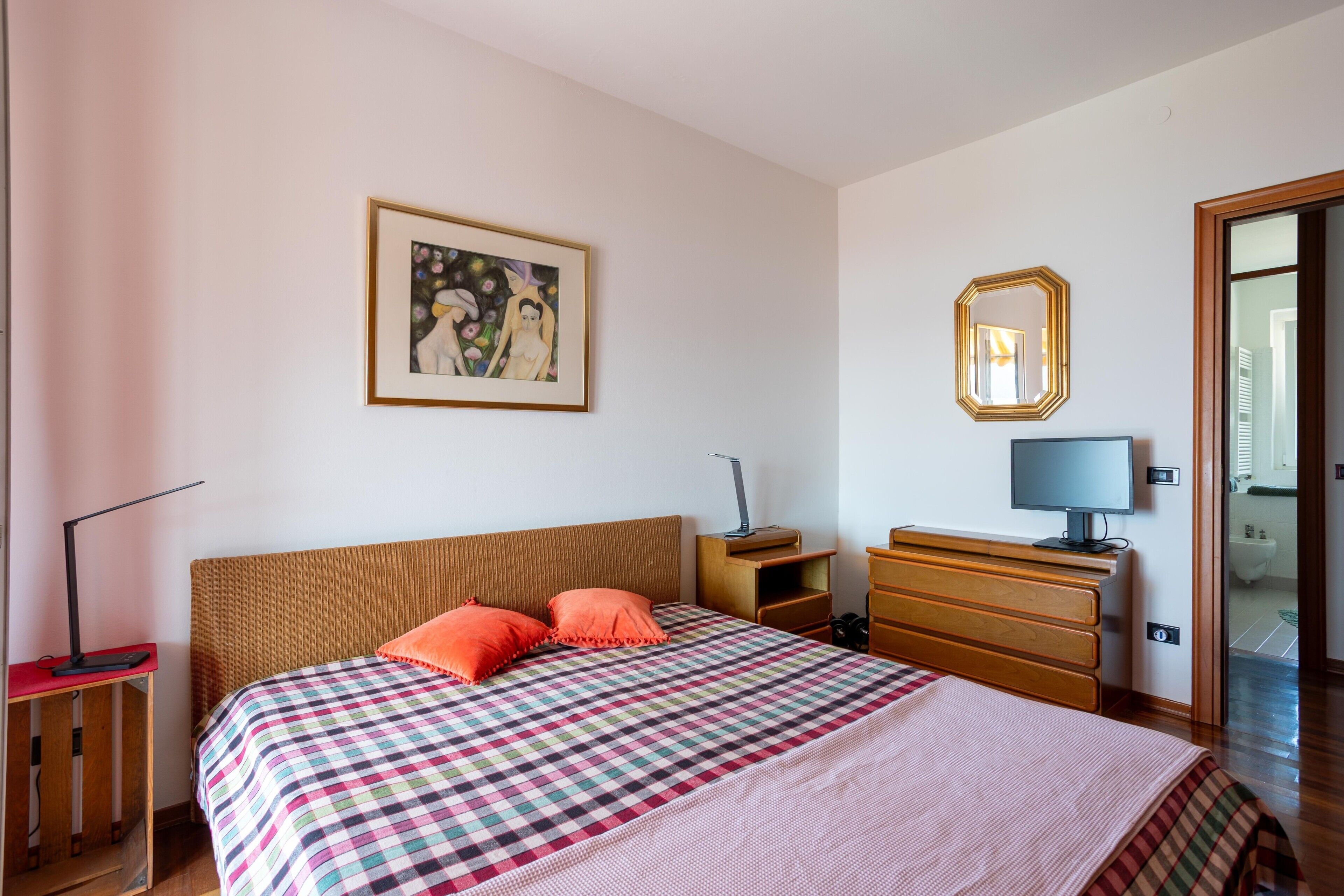 3 bedrooms, WiFi, bed sheets